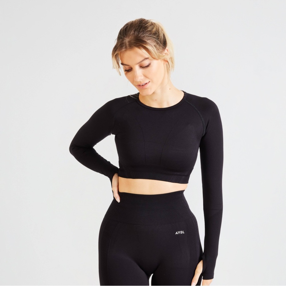 Balance V2 Seamless Long Sleeve Crop Top - Black